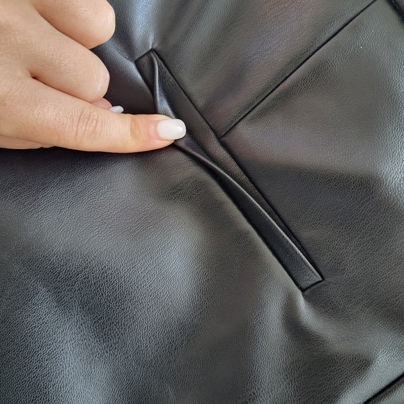 ZARA FAUX LEATHER PLEATED SHORTS - Picture 6 of 8